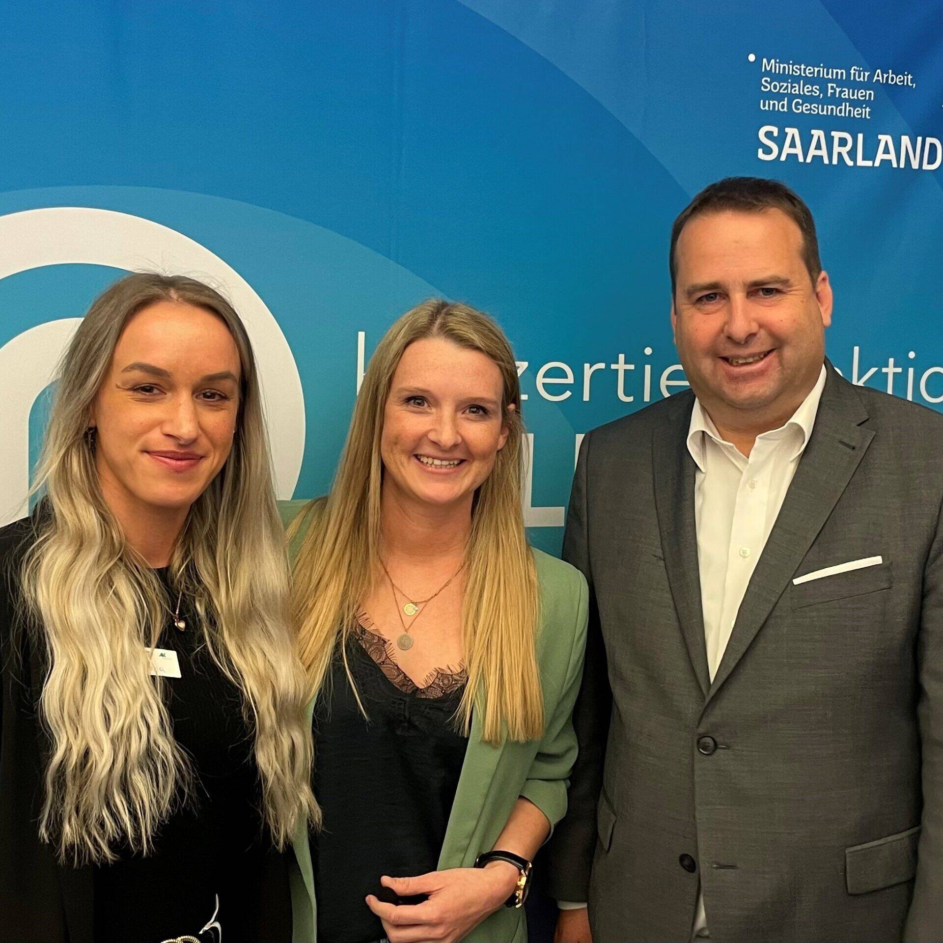 Magnus Jung mit den la.ch_nurses am Pflegetag 2023